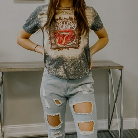 ROLLING GRAPHIC TEE - Picture 2 of 4